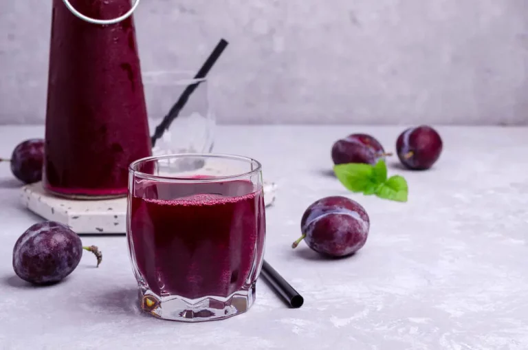 Sip-Your-Way-to-a-Healthier-Heart:-The-Link-Between-Prune-Juice-and-Cholesterol-Reduction