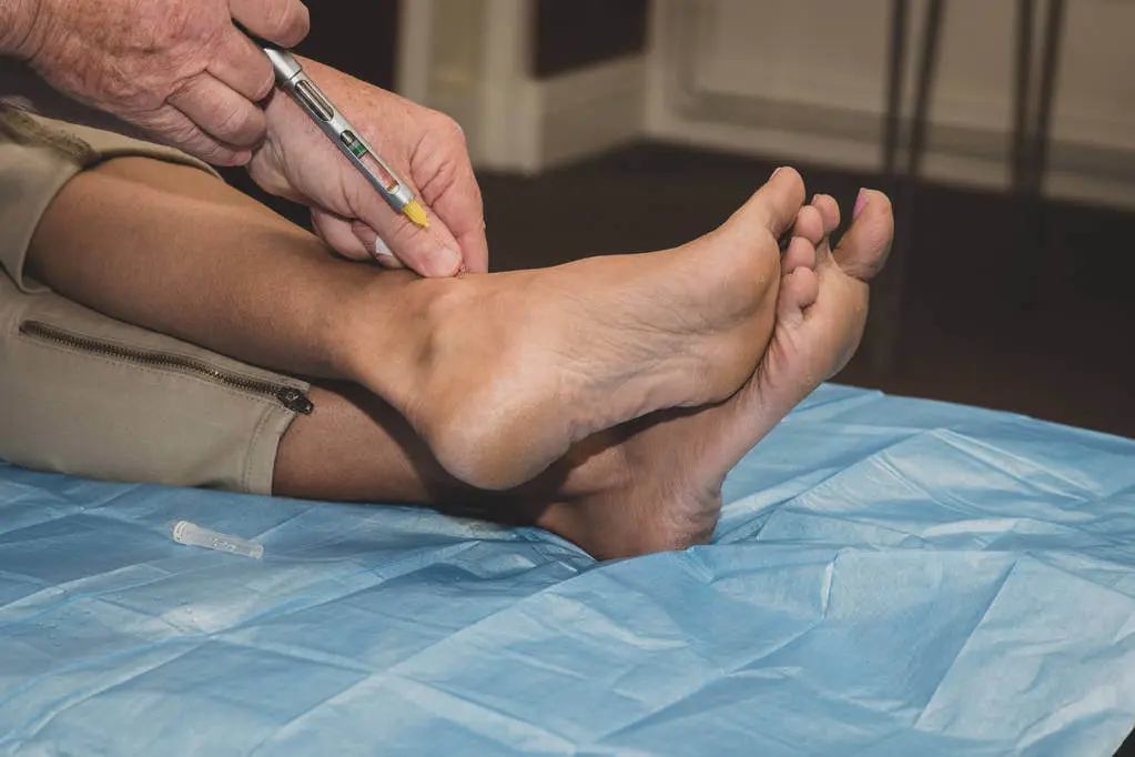 cortisone-injection-in-foot