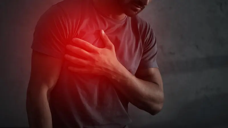 7-Surprising-Signs-You-Might-Be-Having-a-Heart-Attack